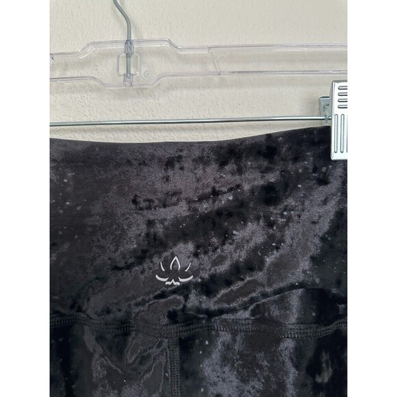 Beyond Yoga Velour Alloy Full Length Black Leggings Shiny High Waist Size Small - Picture 7 of 10